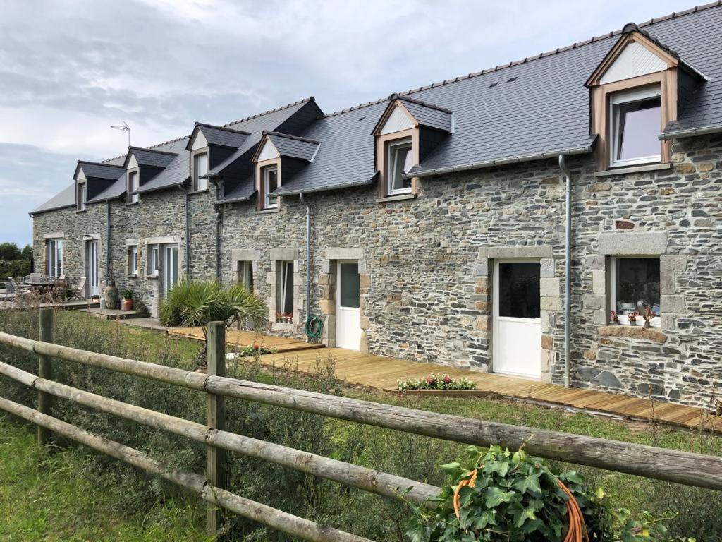 Le Bout Du Monde Bed & Breakfast Bricqueville-sur-Mer Exterior photo