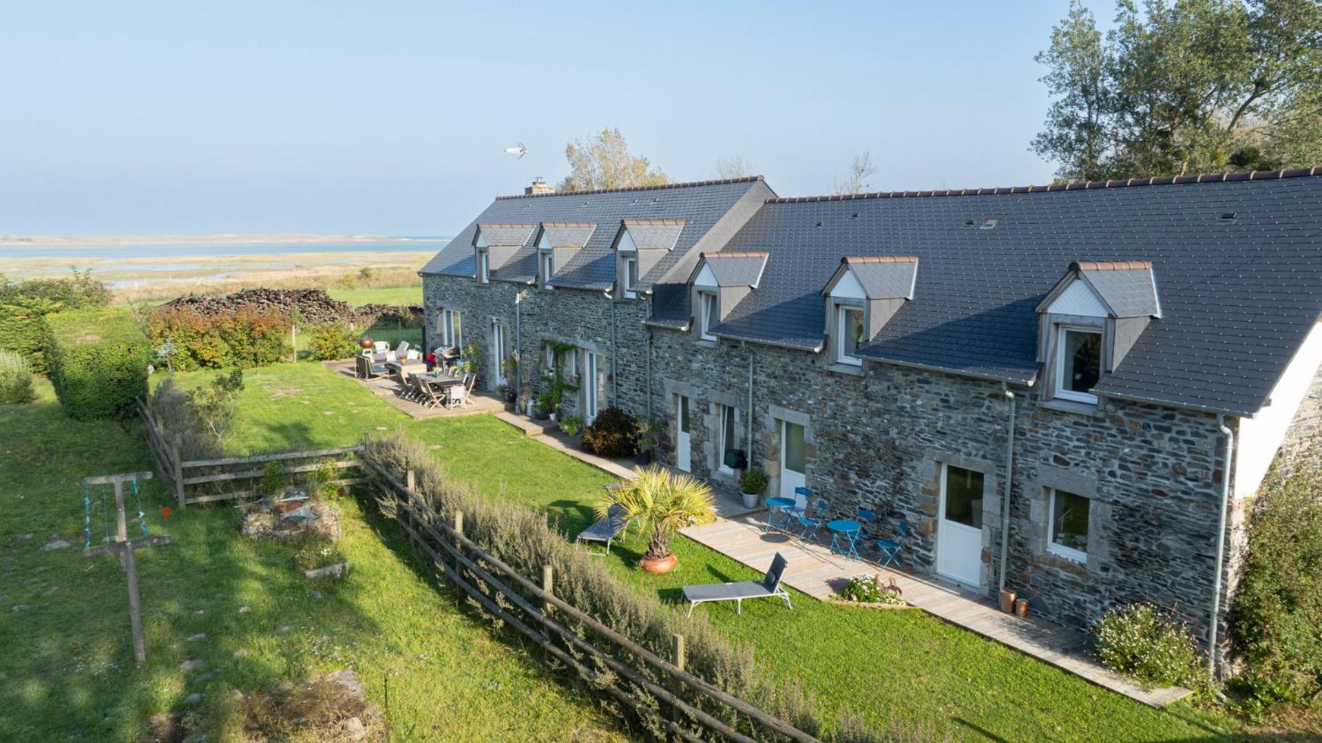 Le Bout Du Monde Bed & Breakfast Bricqueville-sur-Mer Exterior photo