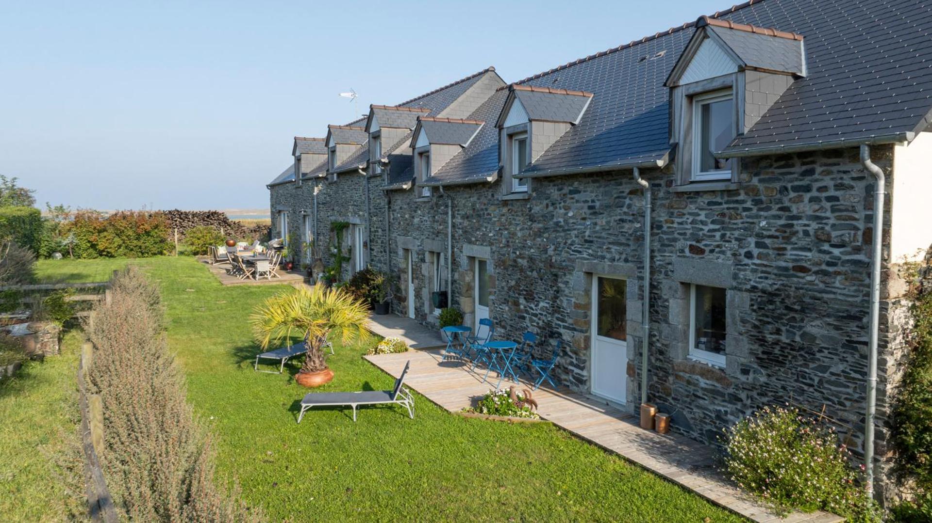 Le Bout Du Monde Bed & Breakfast Bricqueville-sur-Mer Exterior photo