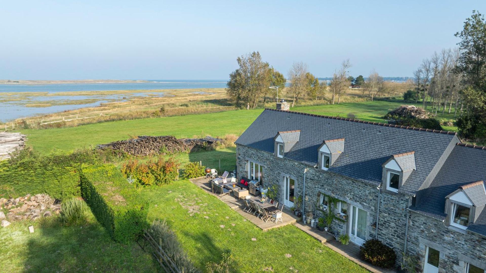 Le Bout Du Monde Bed & Breakfast Bricqueville-sur-Mer Exterior photo